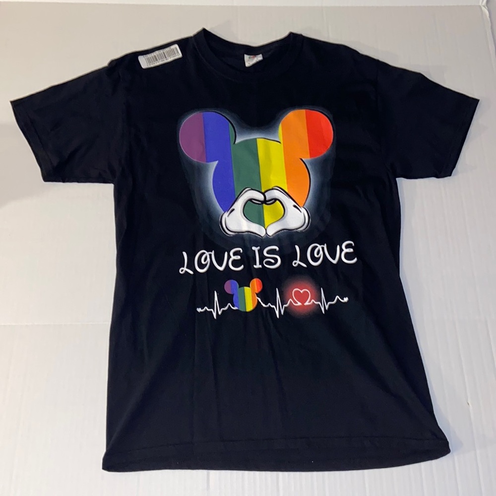 Fruit Of The Loom Mickey Mouse Love Is Love Short Sleeve Adult Medium Tee Shirt